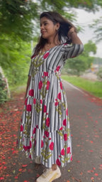 Grey & white floral printed 3 layered cotton kurti top