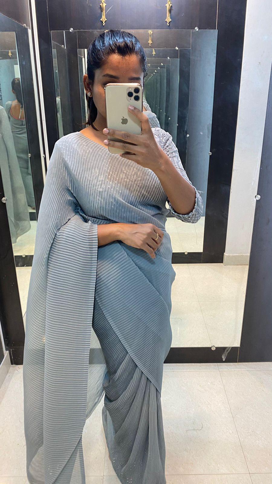 Grey crushed saree with ready to wear Blouse - Threads
