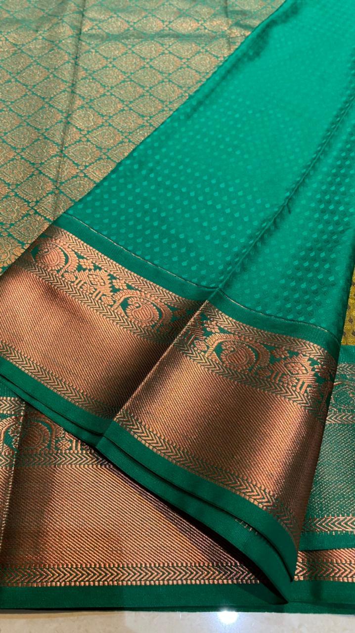 Mehandi green semi silk saree with blouse - Threads