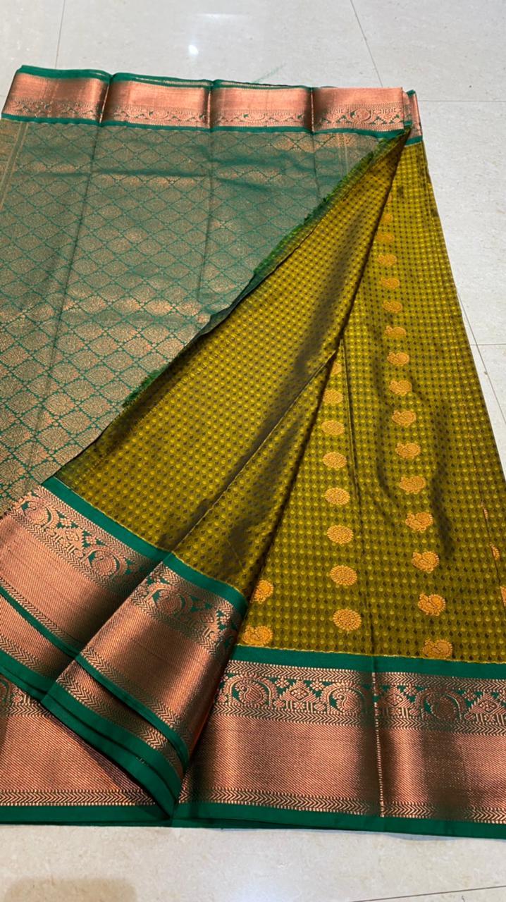 Mehandi green semi silk saree with blouse - Threads