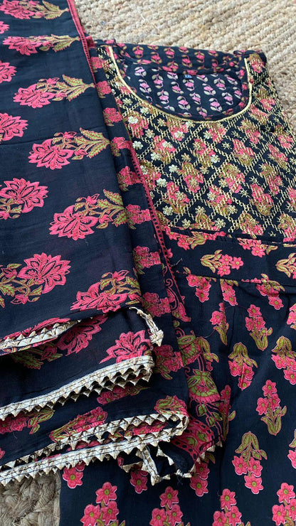 Pure cotton floral 3 piece kurti set - Threads
