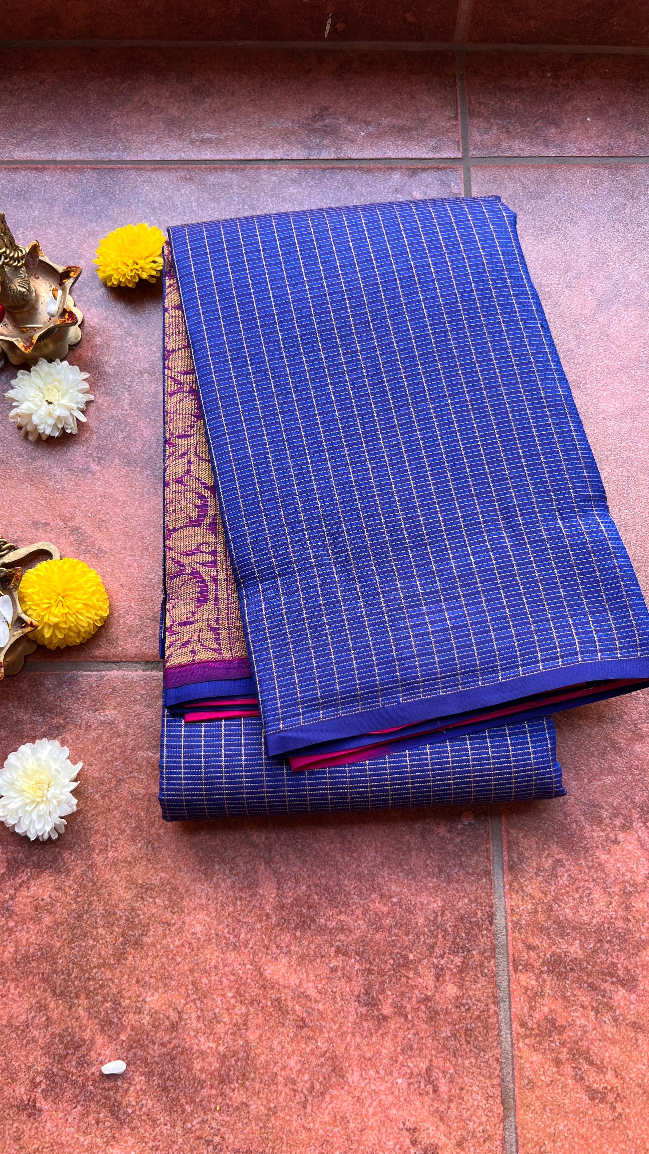 Blue checked kanjivaram silk saree with blouse - Threads