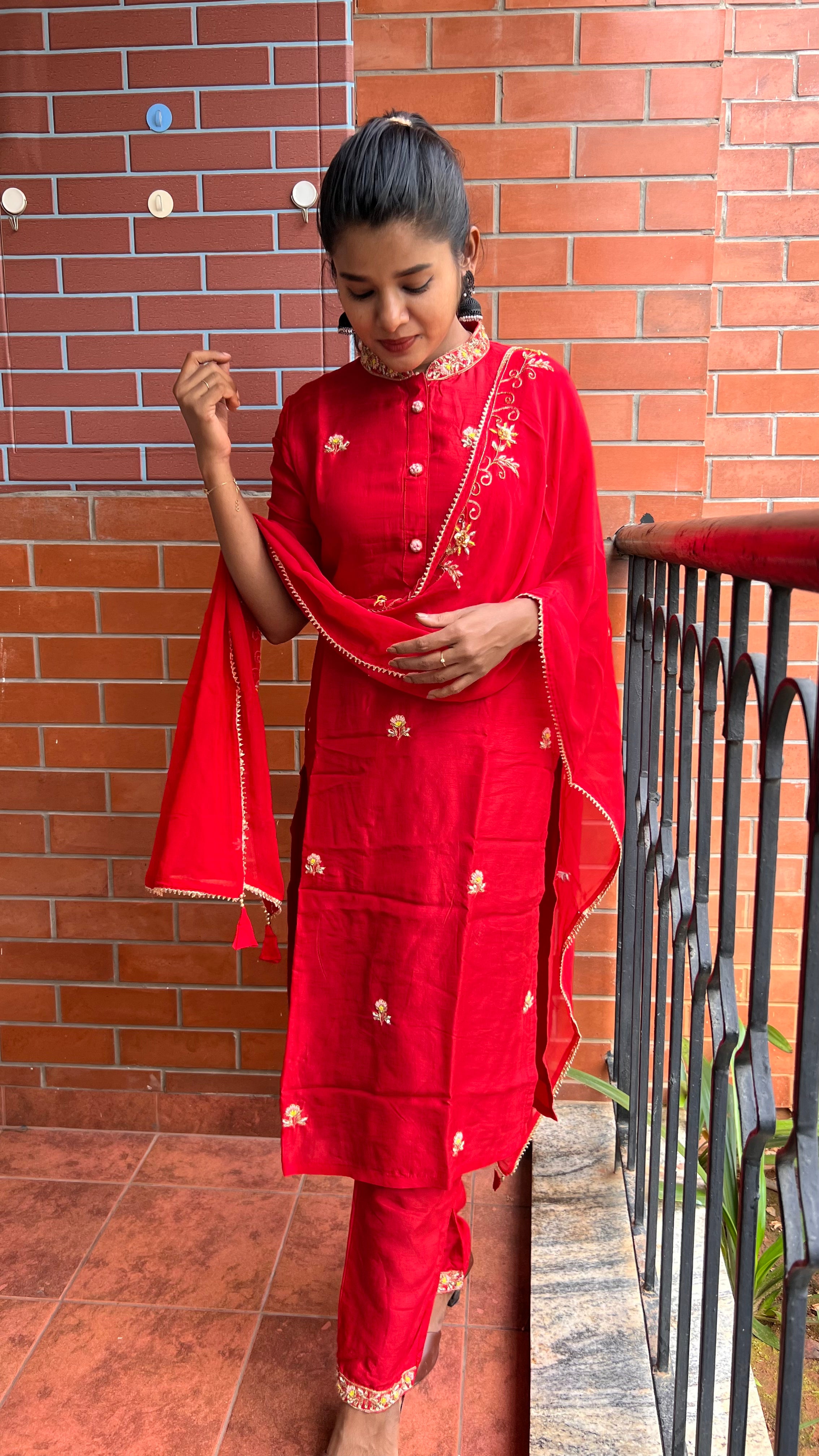 Red muslin silk embroidery hand worked 3 piece kurti set - Threads