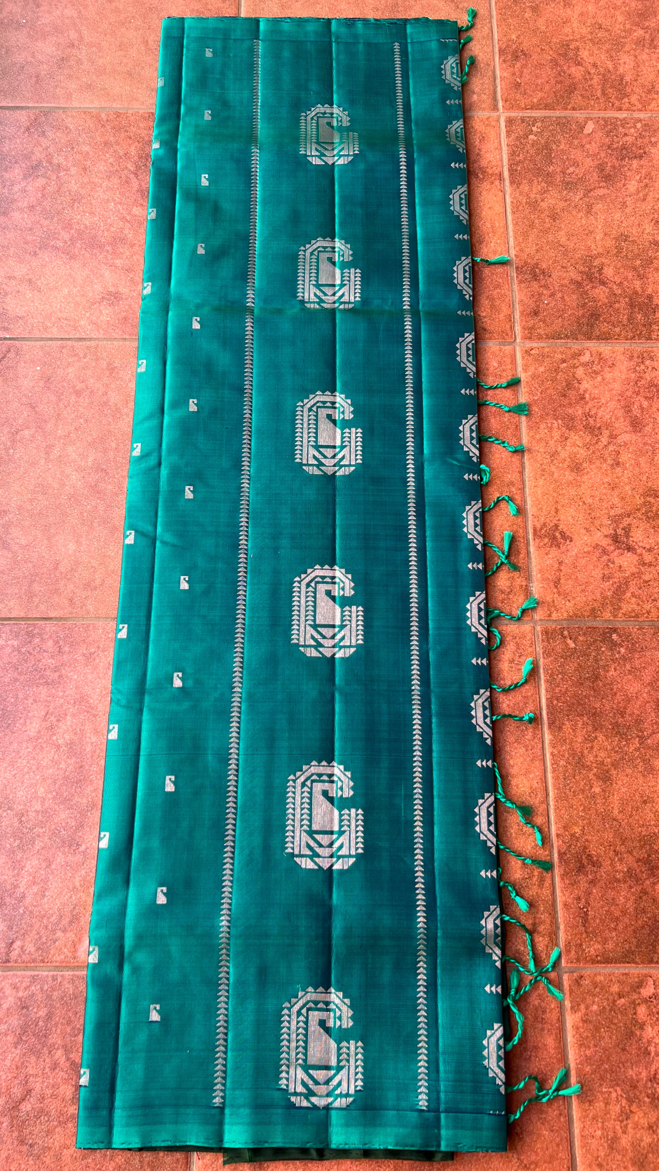 Prussian blue and green kanchipuram silk saree with blouse - Threads