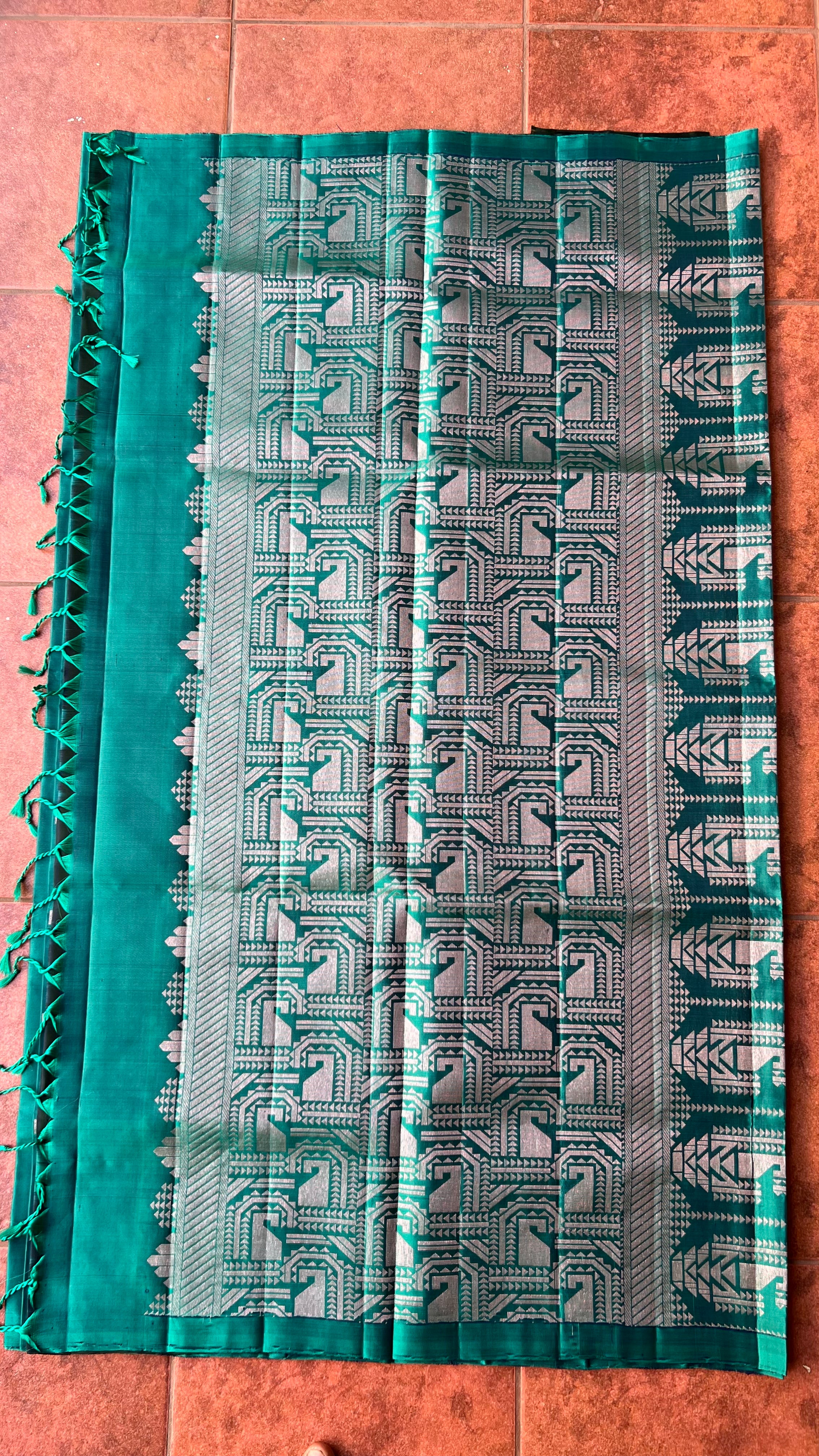Prussian blue and green kanchipuram silk saree with blouse - Threads