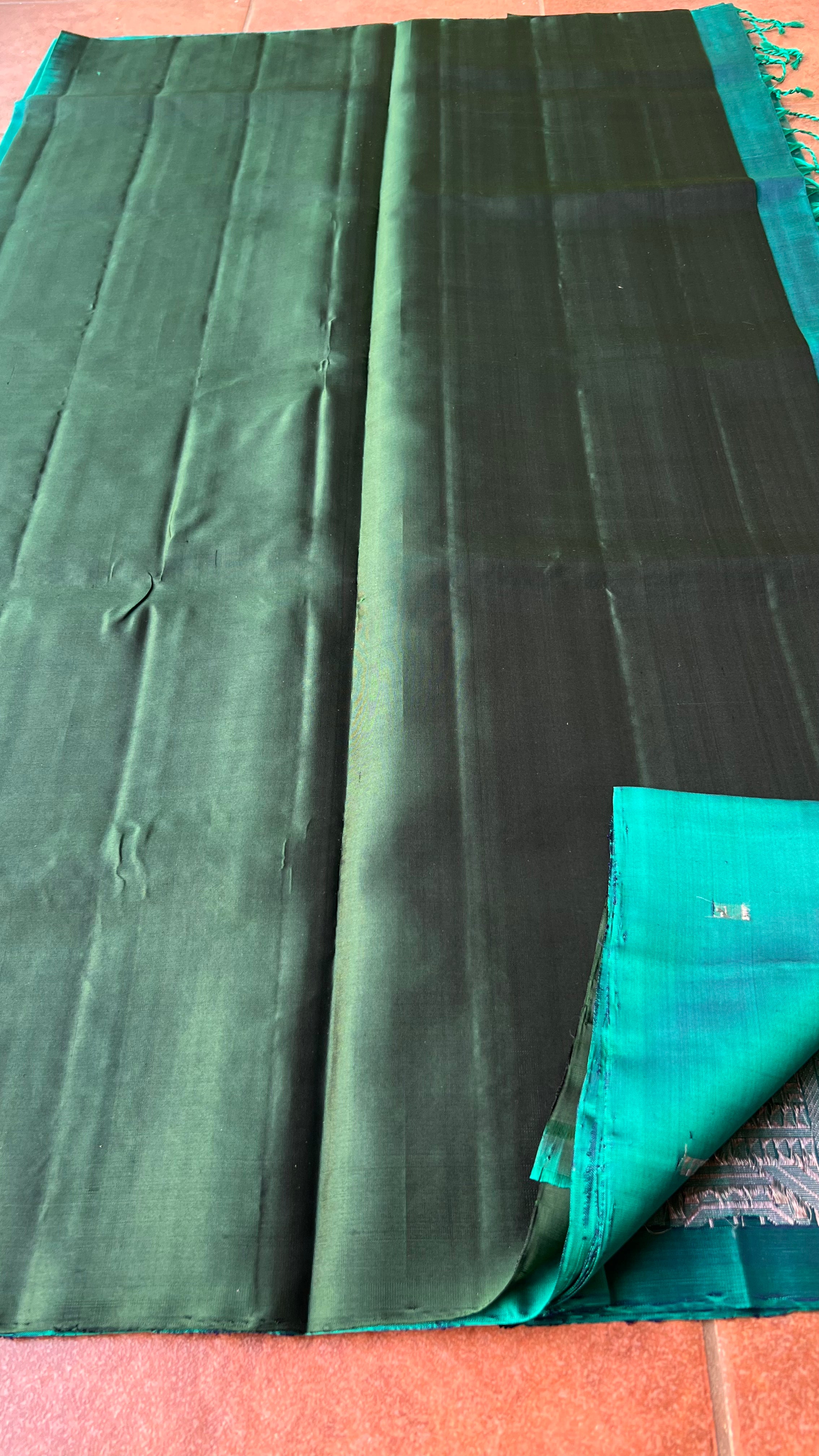 Prussian blue and green kanchipuram silk saree with blouse - Threads