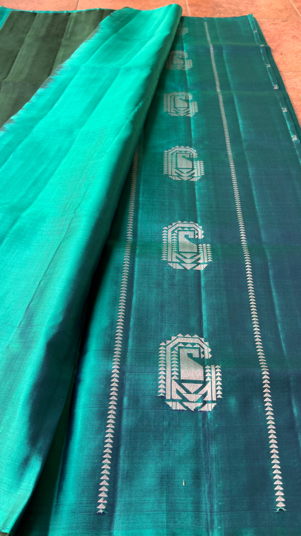 Prussian blue and green kanchipuram silk saree with blouse - Threads