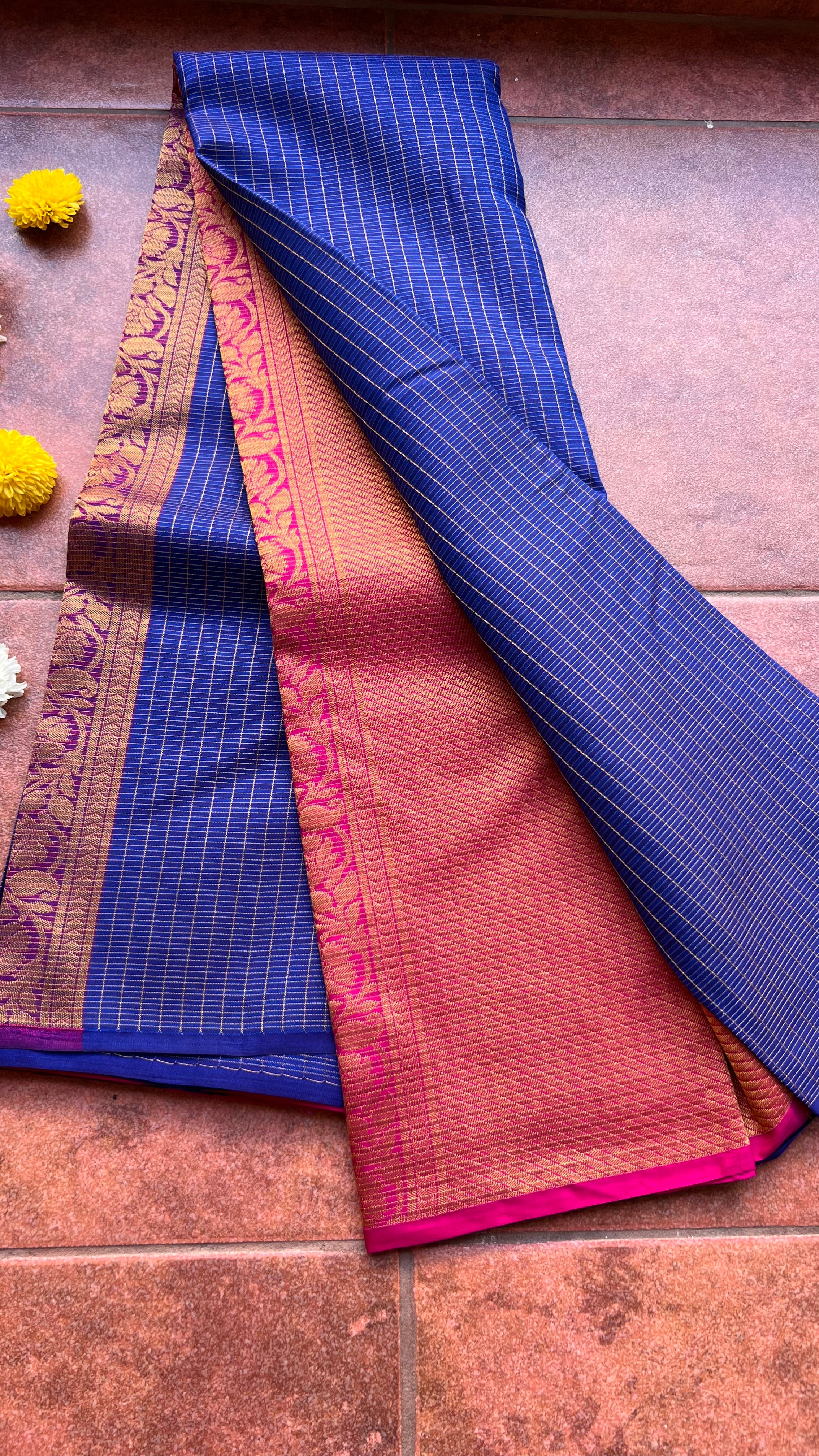 Blue checked kanjivaram silk saree with blouse - Threads