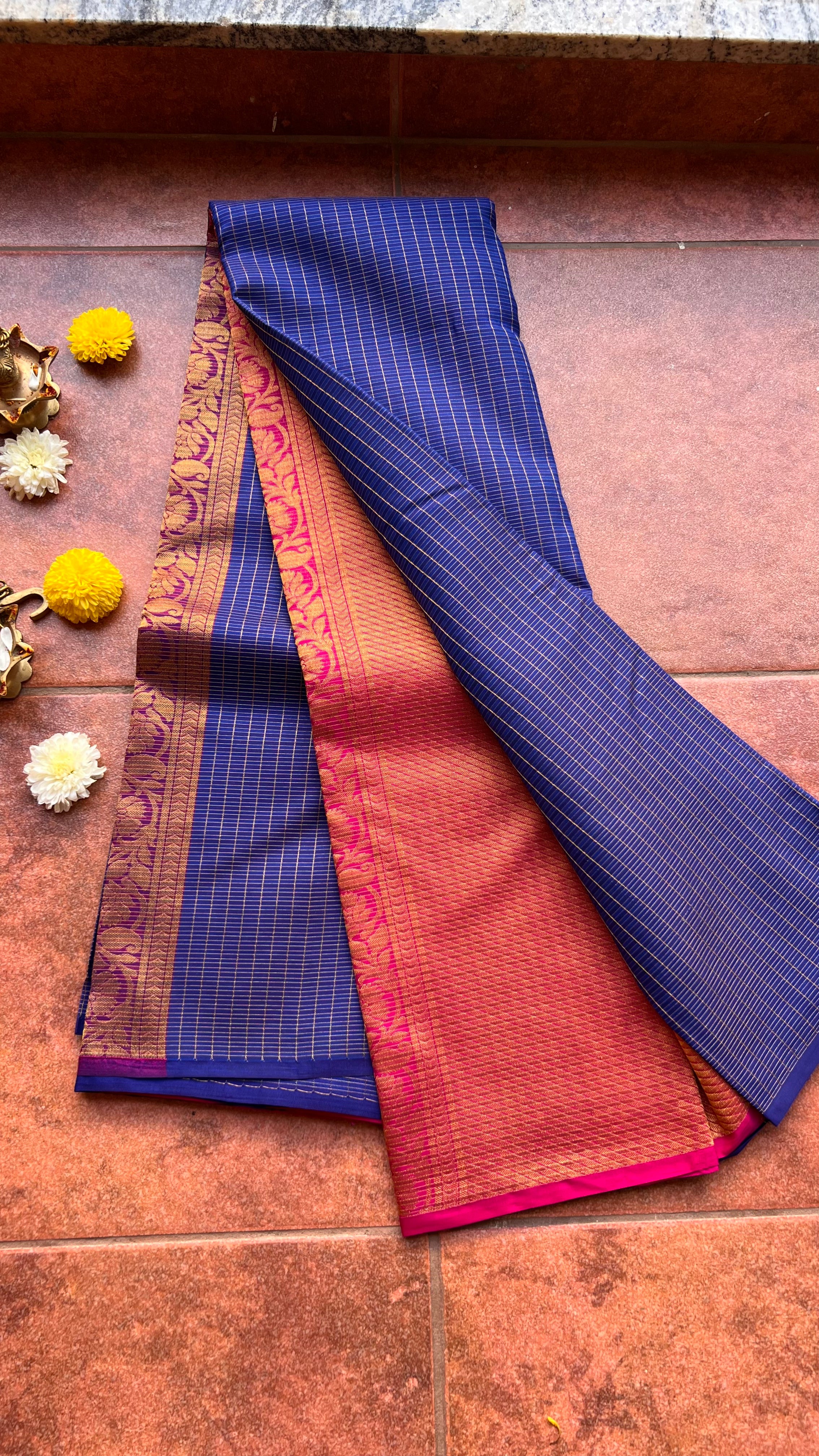 Blue checked kanjivaram silk saree with blouse - Threads