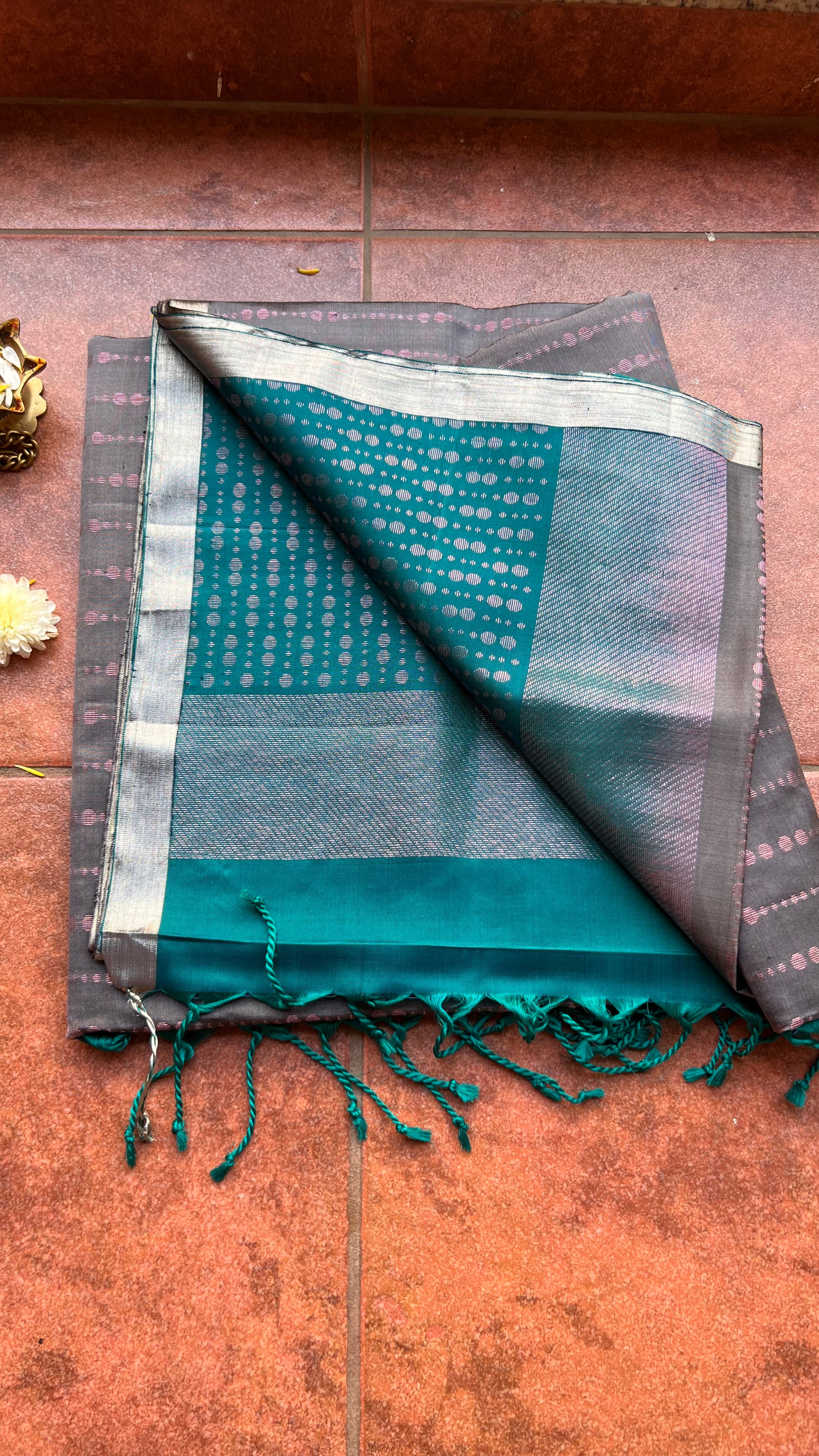 Light grey and green kanjivaram soft silk saree with blouse - Threads