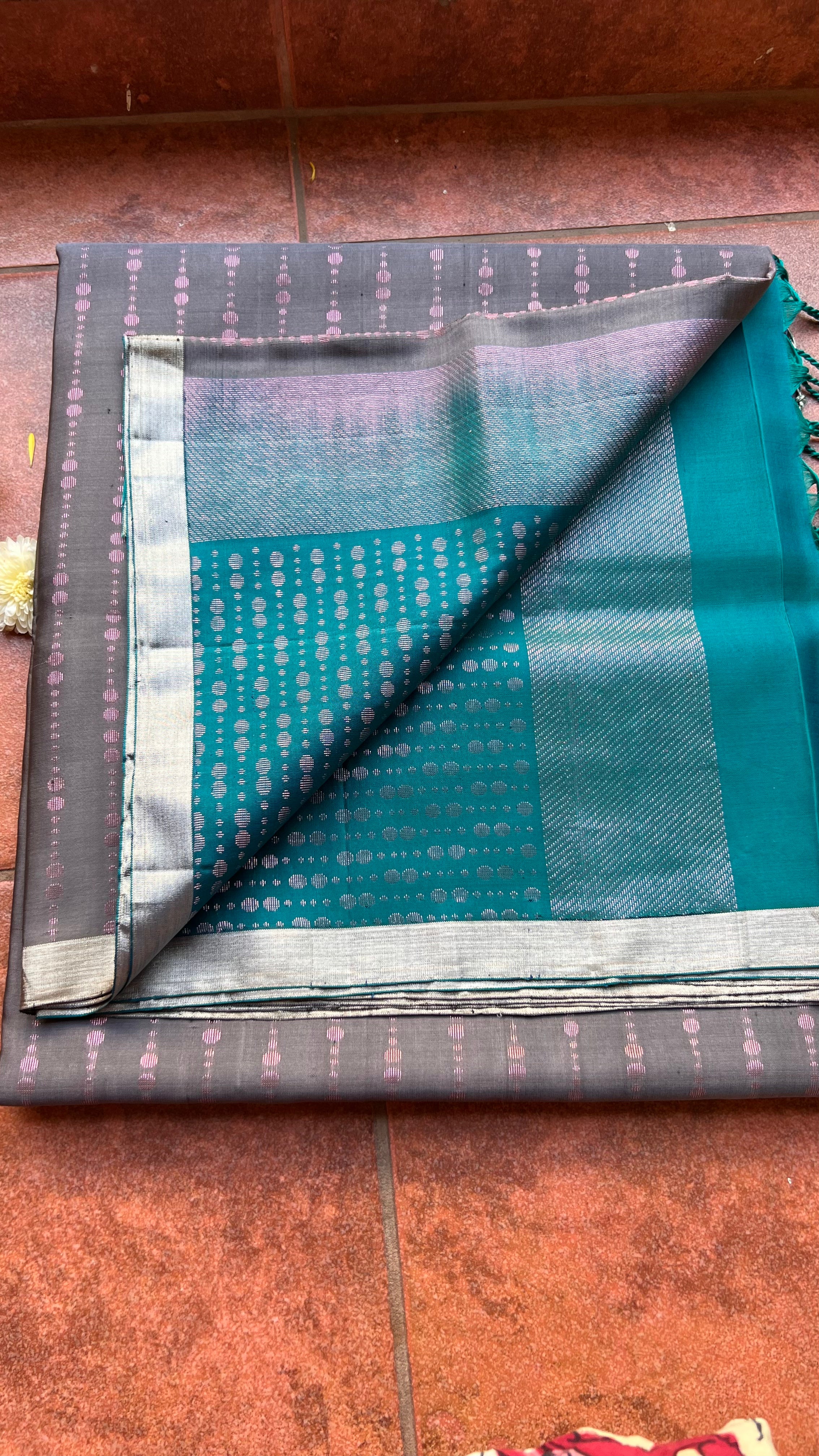 Light grey and green kanjivaram soft silk saree with blouse - Threads