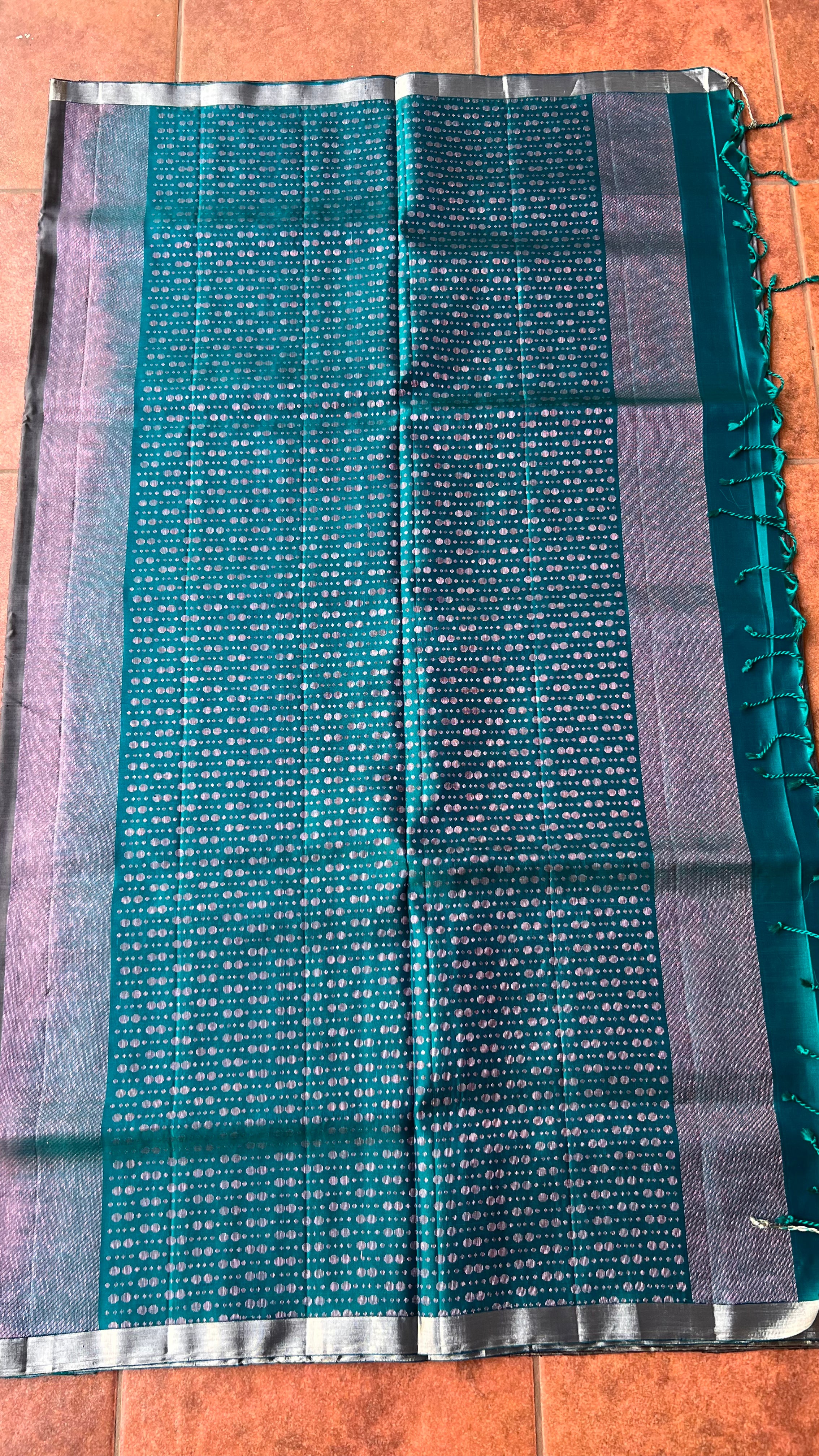 Light grey and green kanjivaram soft silk saree with blouse - Threads