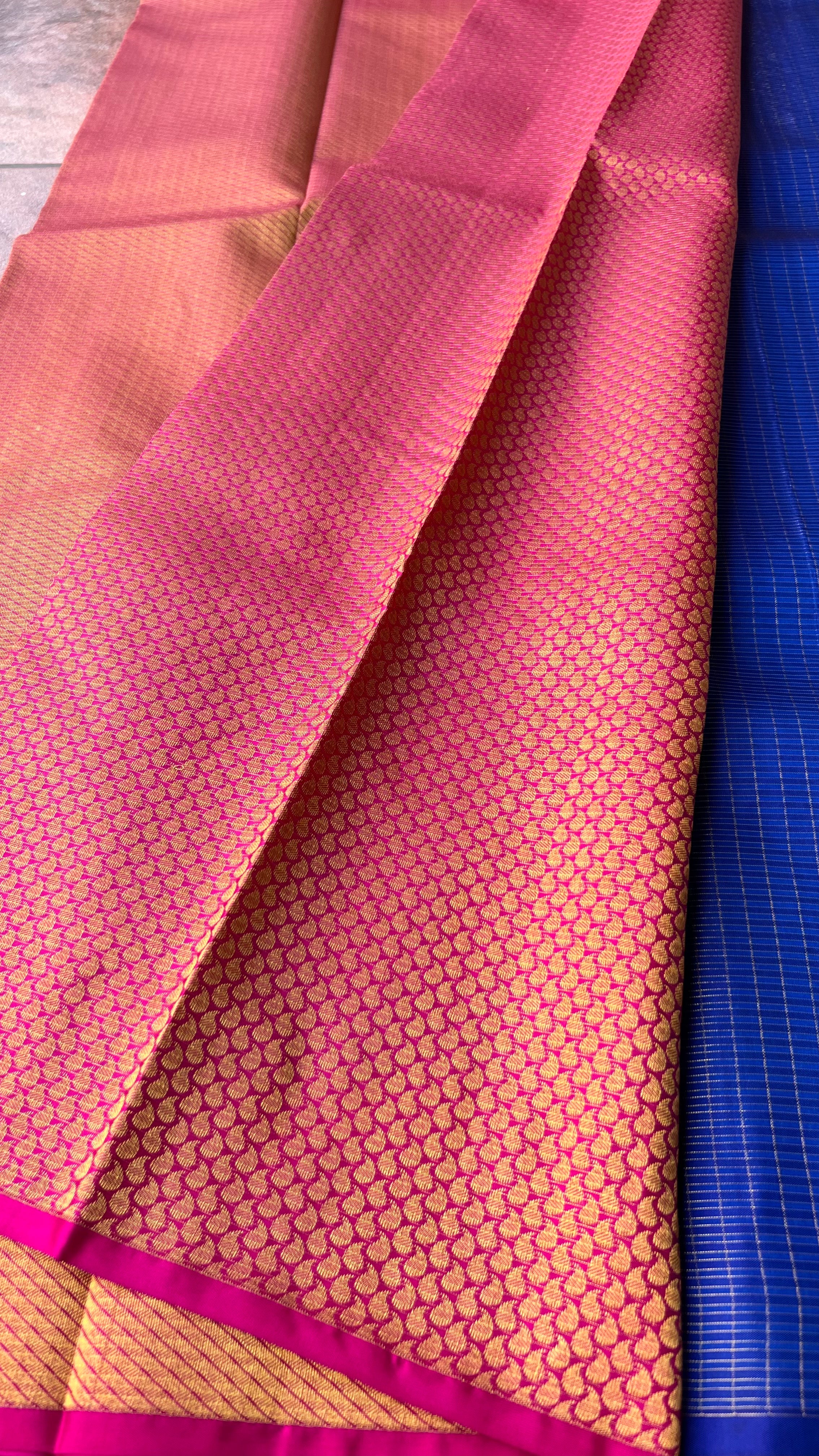 Blue checked kanjivaram silk saree with blouse - Threads