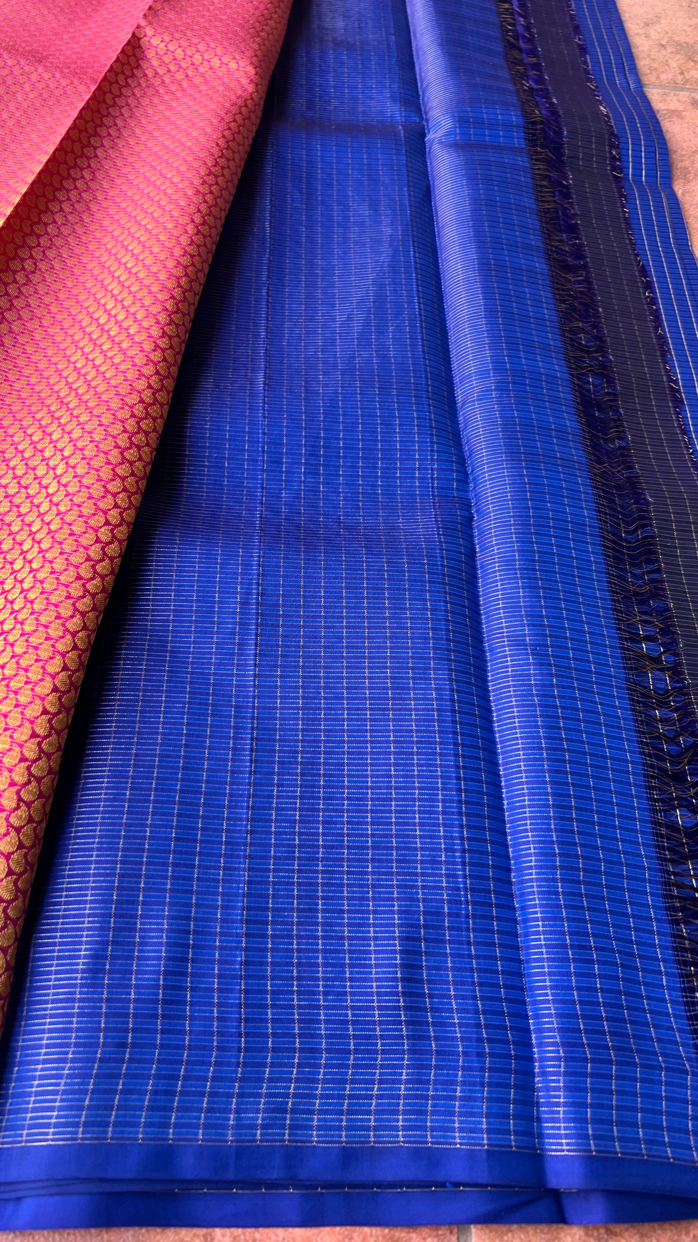Blue checked kanjivaram silk saree with blouse - Threads