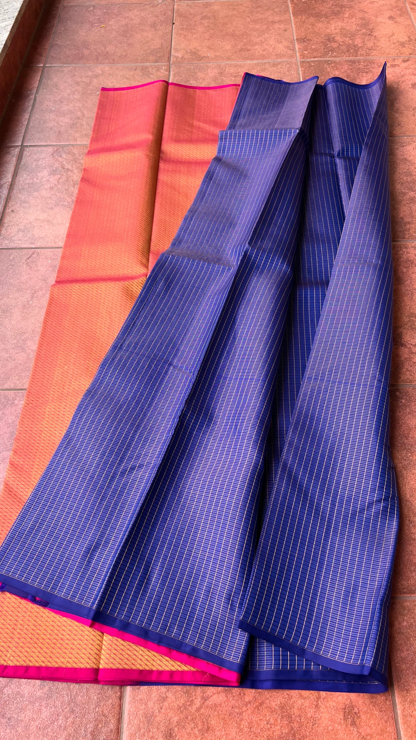 Blue checked kanjivaram silk saree with blouse - Threads