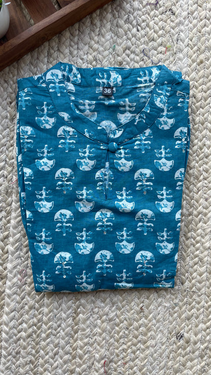 Blue Cotton printed short kurti top