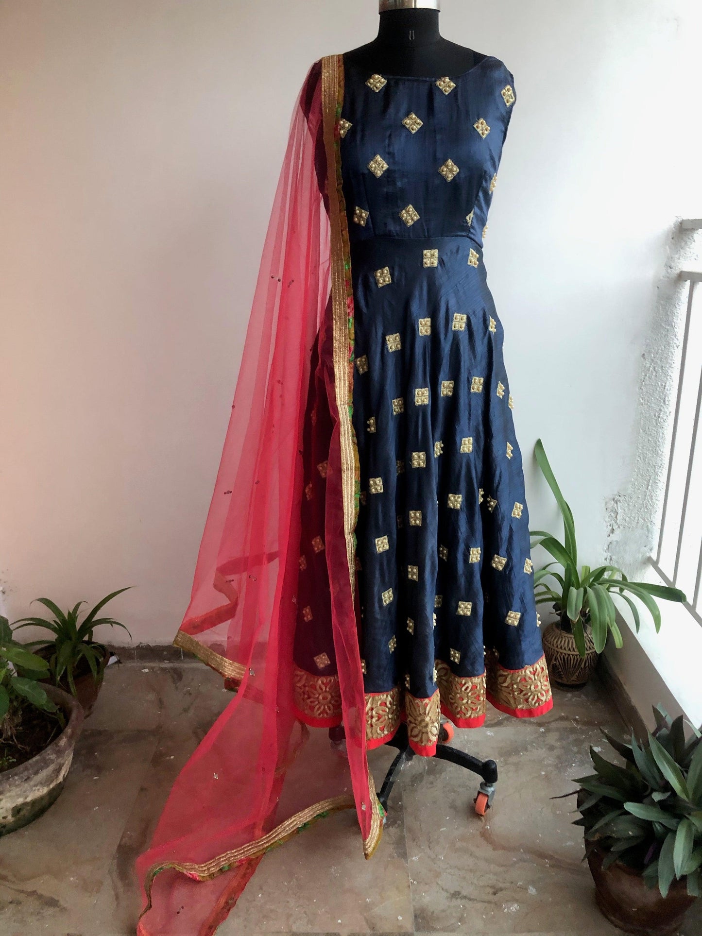 Bloom festive ready kurta set - Threads