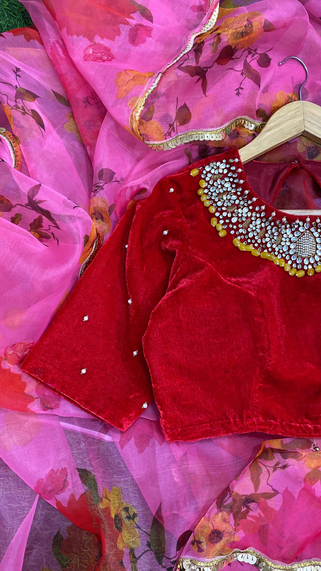 Red velvet blouse with heavy handmade jewel neck - Threads